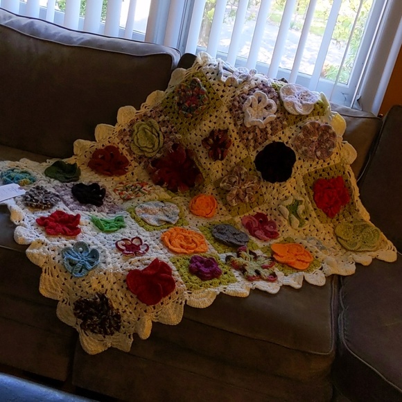 Farmhouse Blanket/afghan handmade (only one) - Picture 2 of 8